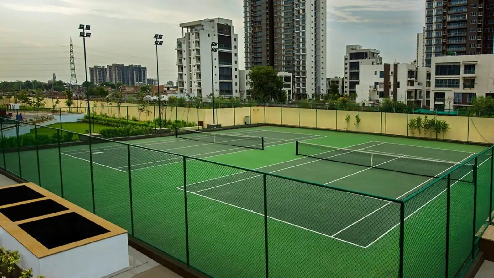 Tata-Primanti-Villas-and-Duplex-in-Sector-72-Gurgaon-tennis-court